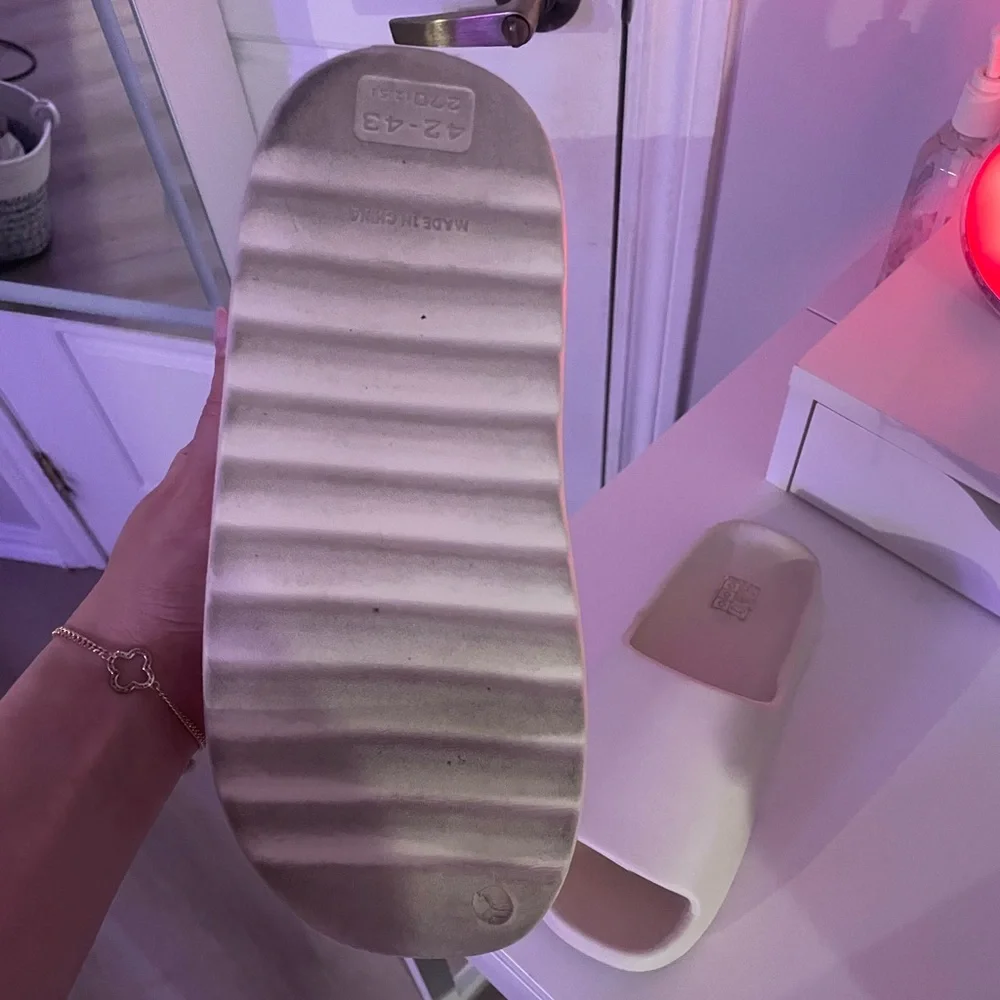 Beige Slides - Picture 2 of 2